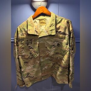 ACU jacket and pants size LR for both